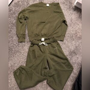 Offline by Aerie olive green sweatpants and sweatshirt set new without tags